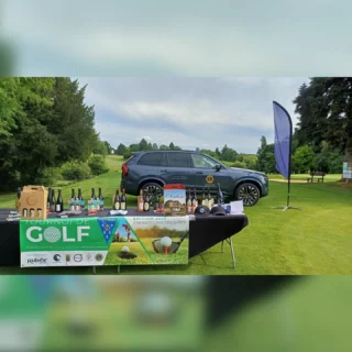 𝐂𝐨𝐮𝐩𝐞 𝐝𝐮 𝐋𝐢𝐨𝐧𝐬 𝐂𝐥𝐮𝐛 🦁⛳️

Soixante quatorze joueurs ont participé à cette compétition caritative.

La formule de jeu était un scramble à 2️⃣. Le parcours était magnifique et la météo on peut plus agréable. 🌿😎

Un concours de précision était organisé pour encore plus de challenge 🎯

Un chèque de 𝟏𝟒𝟖𝟎€, représentant le reversement des droits de jeu, a été remis à l’association @federationenfantscancerssante .

La remise des prix, comme d’habitude avec une très belle dotation et le cocktail sont venus clôturer cette belle journée 🎁🍹

Merci à Patrick Le Goff pour l’organisation de la journée et de sa confiance 🤗 Ainsi qu’aux nombreux sponsors qui ont participé à la dotation 🤝

Bravo, merci à tous et à l’année prochaine !

#lionsclub #golfcompetition #golfcaritatif #ballanmiré #tourainegolf #golfassociatif #enfantscancersanté