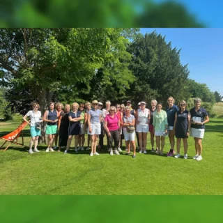 𝐋𝐞𝐬 𝐃𝐚𝐦𝐞𝐬 𝐝𝐞 𝐓𝐨𝐮𝐫𝐚𝐢𝐧𝐞 🏌🏻‍♀️

24 joueuses ont participé à une nouvelle date des “Dames de Touraine” le mercredi 18 juin ☀️

Plusieurs golfs étaient représentés : Tours-Ardrée, Val de l’Indre, Gloriette et Touraine

Merci à nos partenaires pour leur participation à la remise des prix : @chateaudartigny, Pépinières Doussin 💐, le @cdgolf37 🤝
Ainsi qu’à Marie pour l’organisation 

Rendez-vous le jeudi 11 septembre pour un nouvel évènement Golf Féminin 🗓️

#golffeminin #golfcentrevaldeloire #womengolf #ballanmiré #touraineloirevalley #golfassociatif